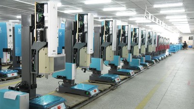 超聲波焊接機在蓄電池焊接中的應(yīng)用、難點及解決方案